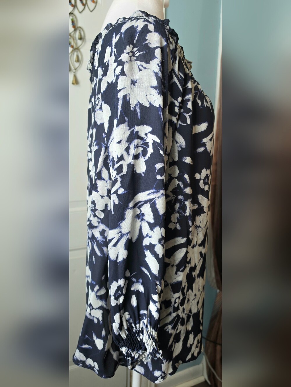Lafayette 148 New York Raelyn Off-Shoulder Blouse Womens M Navy White Floral Flo - Picture 5 of 13